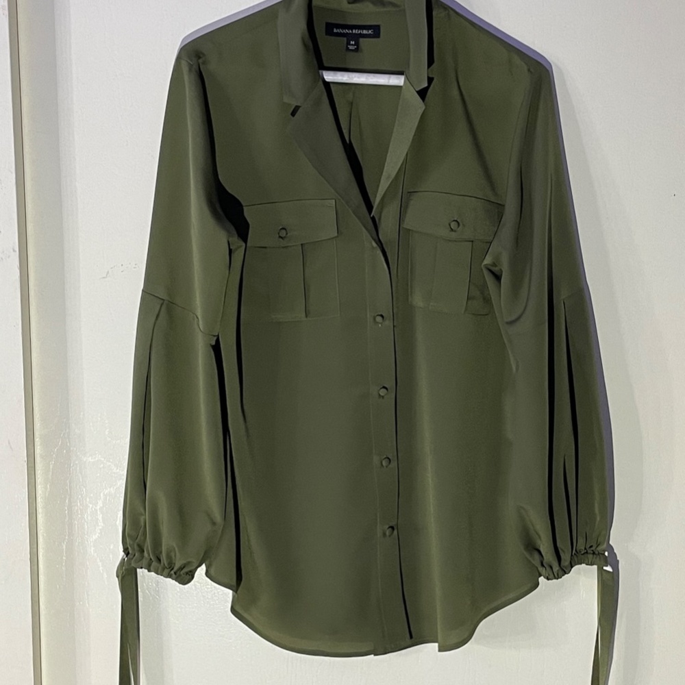 Banana republic green button up